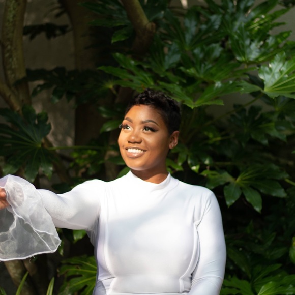 White photo shoot dress - Picture 2 of 4